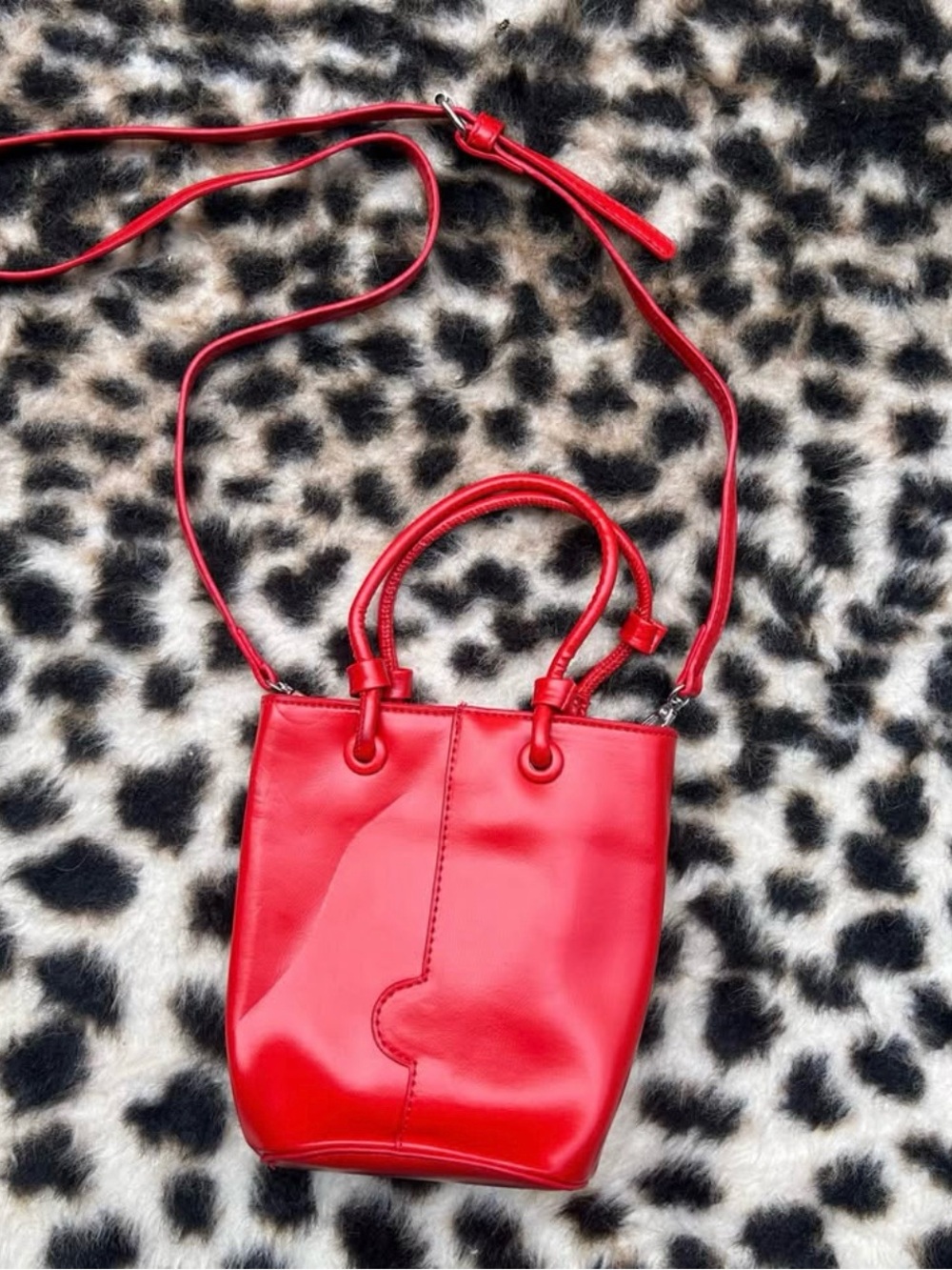 Commense Red Mini Bucket Crossbody Bag - Sleek Women's Handbag